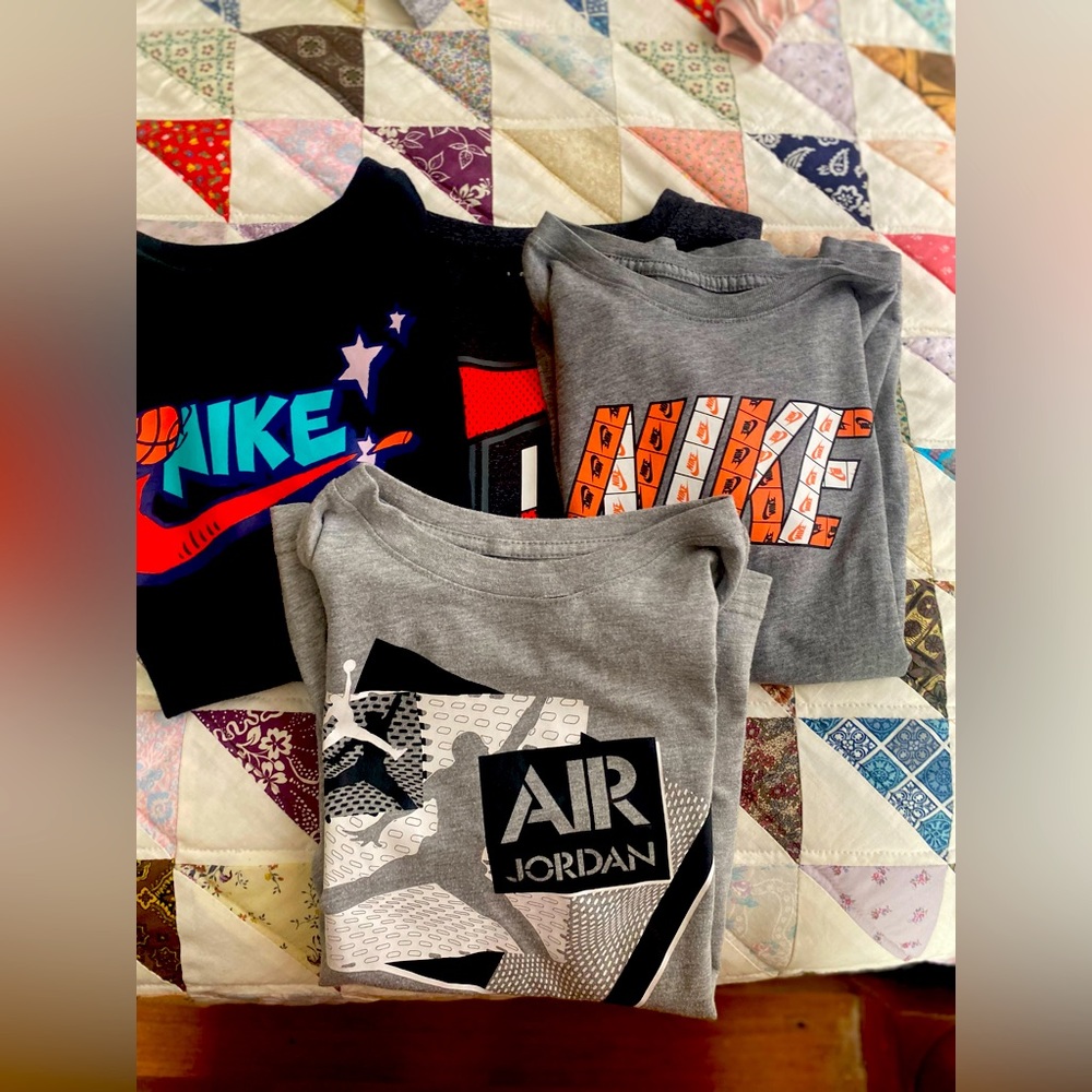 4 Nike/air Jordan shirts